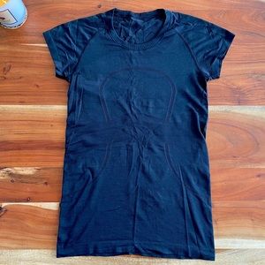 Lululemon swiftly crew, black, size 8
